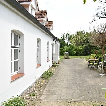 Apartment Tasteful In Near The Sea Poel
